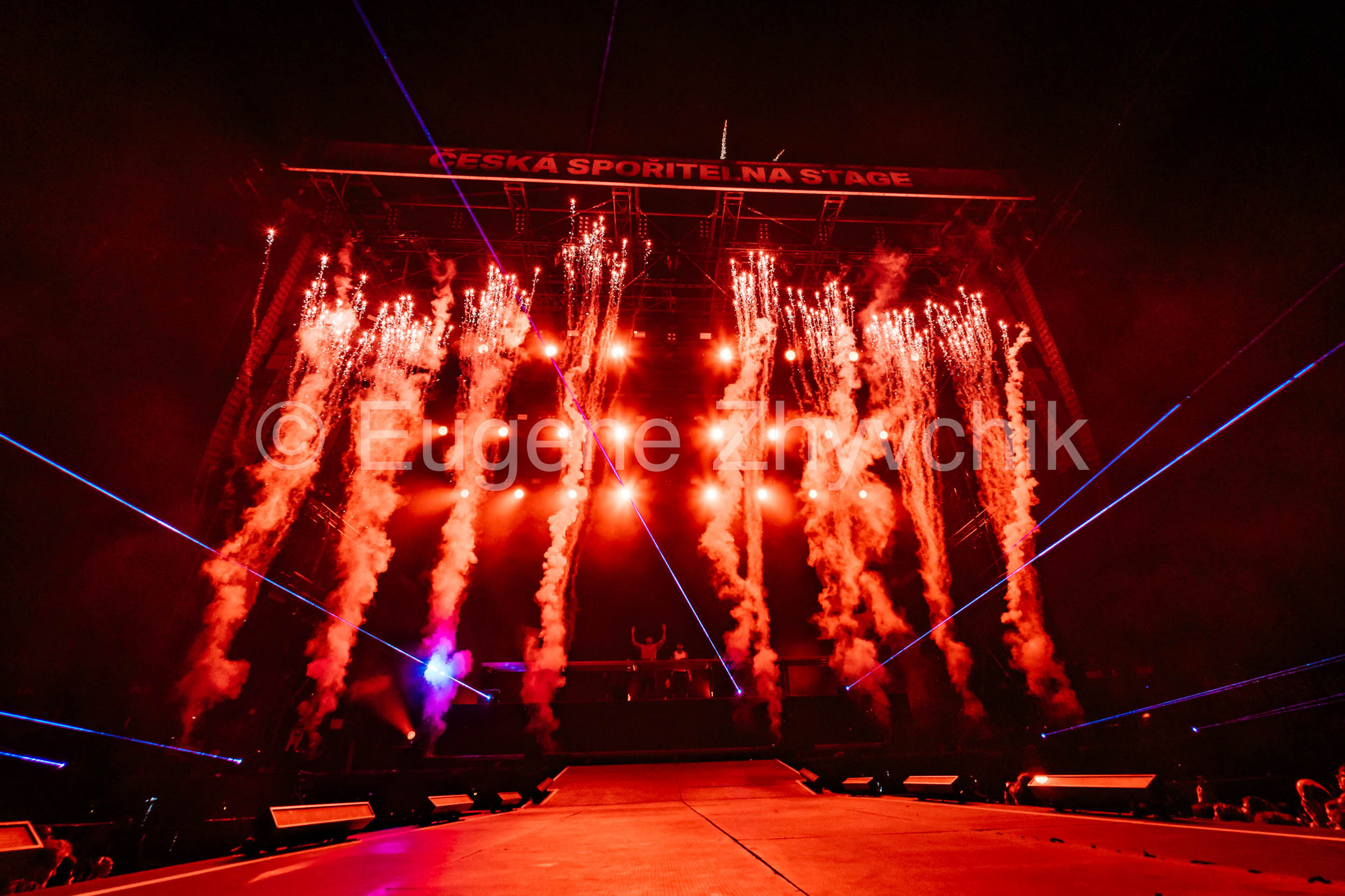 The Chainsmokers